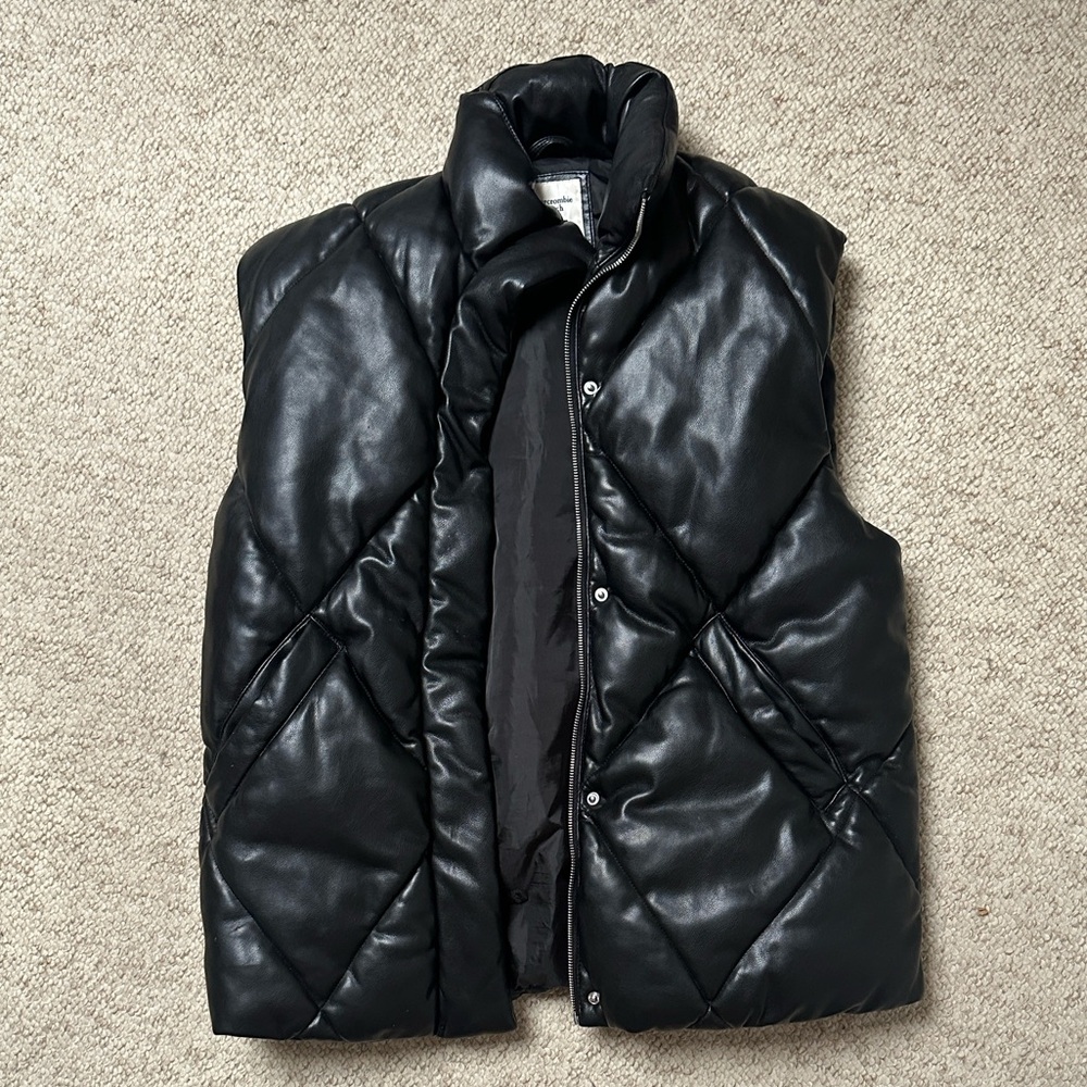 Abercrombie & Fitch Black Quilted Puffer Vest